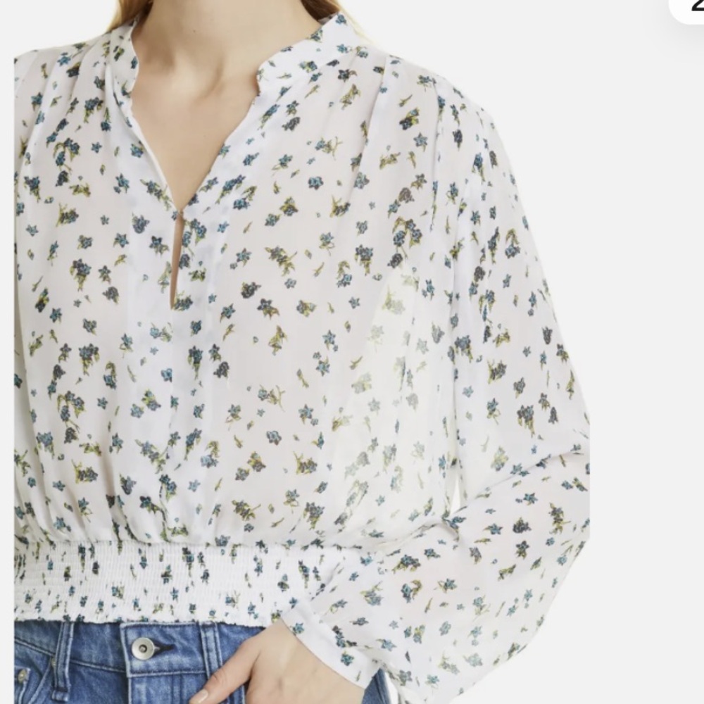 Rag & Bone Calista
Elastic Waist Floral Long Sleeve V-
Neck‎ Top